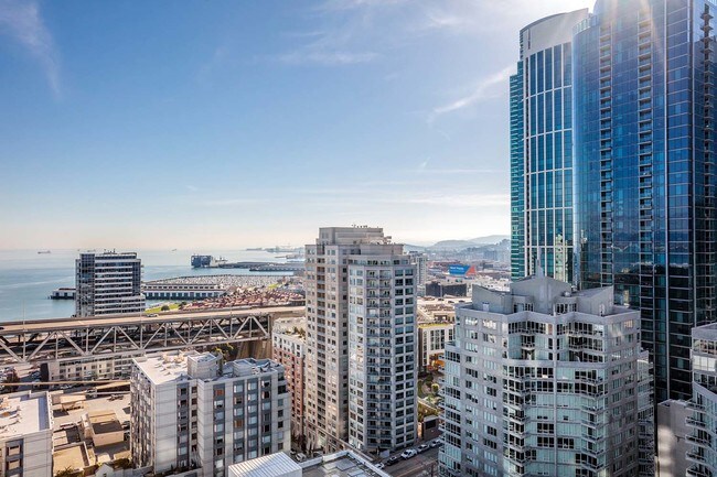 Building Photo - Stunning LUMINA Condo with Bay Views