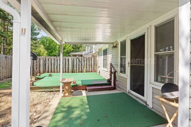 Building Photo - 410 Tracewood Pl