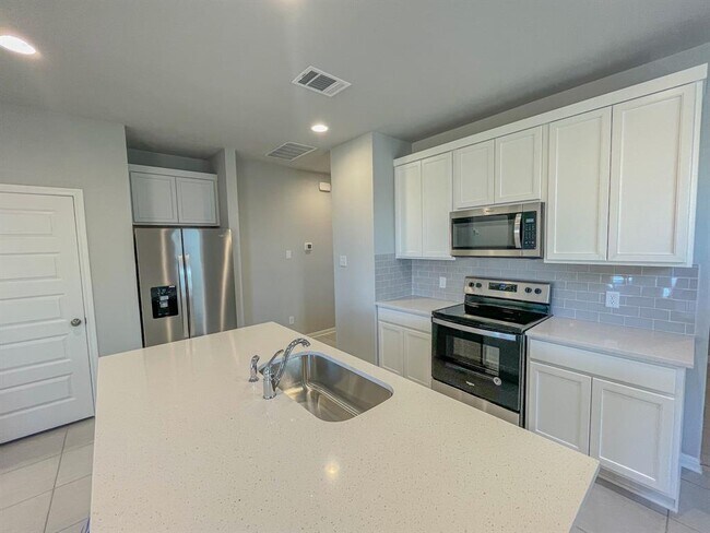 Building Photo - 465 Unforgiven Ln