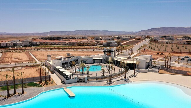 Building Photo - 5801 S Garnet Dr