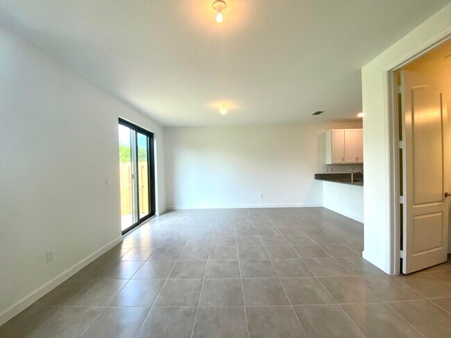 Building Photo - 13090 Anthorne Ln