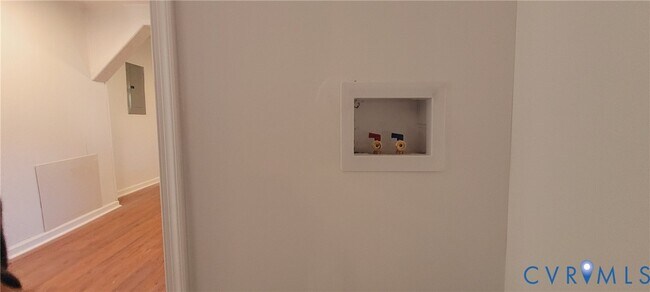 Building Photo - 315 St Mark St