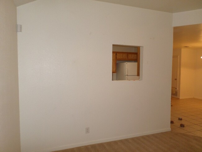 Building Photo - 1310 Chips Dr