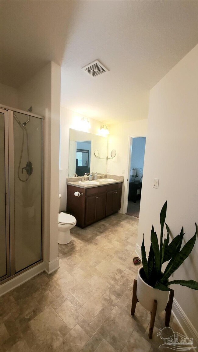 Building Photo - 2200 Somerville Ct