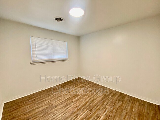 Building Photo - 2027 Lee St