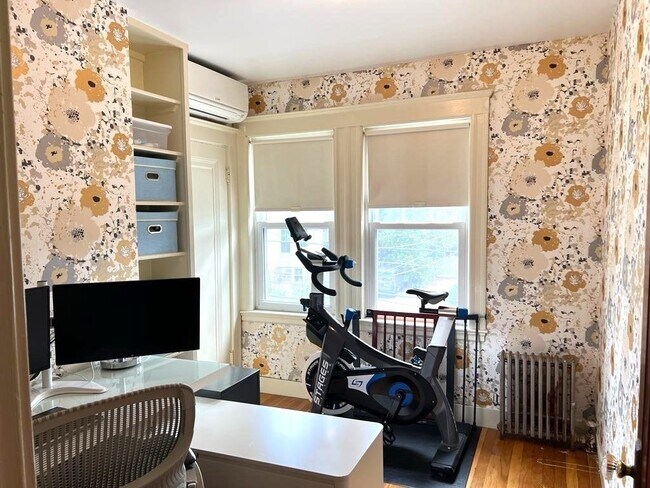 Building Photo - 5 Glenmont Rd