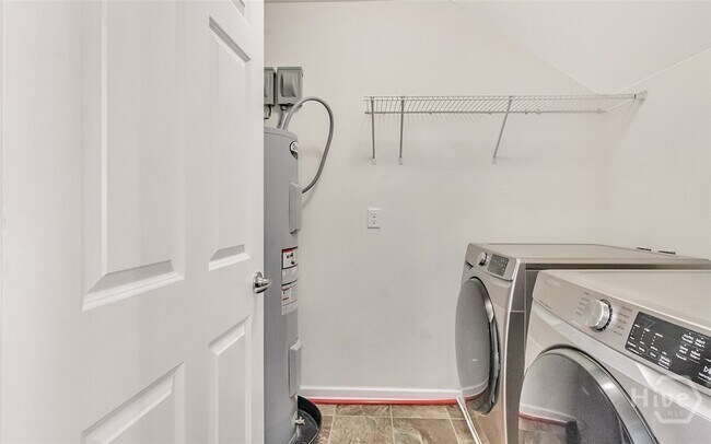 Building Photo - 40 Burnt Oak Rd