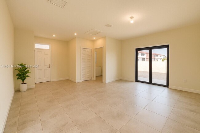 Building Photo - 4702 NW 83rd Path