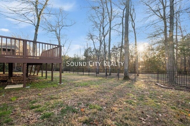 Building Photo - 5112 Bay Overlook Dr