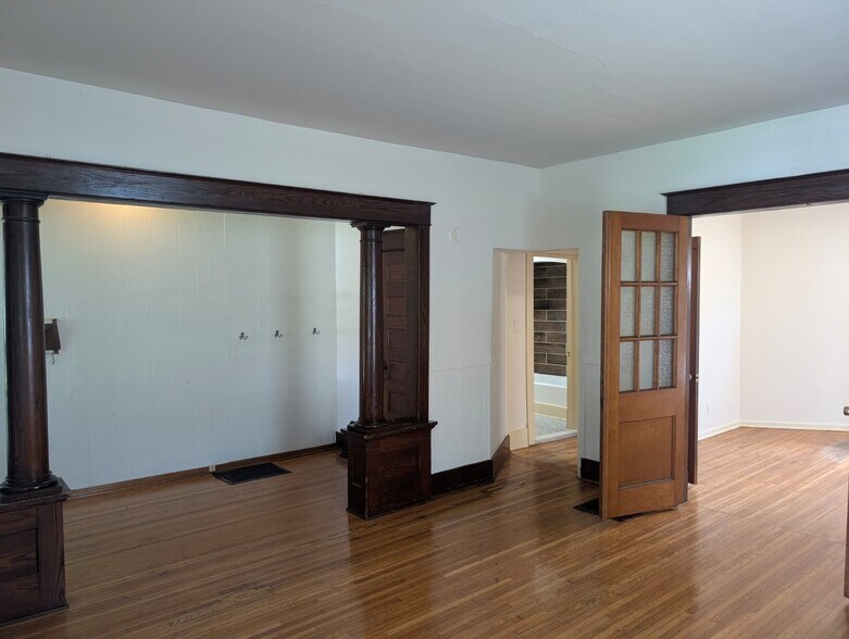 Building Photo - 1524 S 24th St