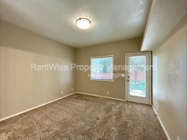 Building Photo - 690 W Konavle Ct