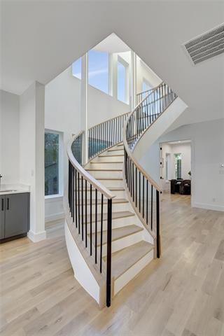 Building Photo - 3720 Fairfax Ave