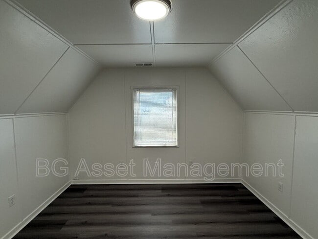 Building Photo - 7878 Ney Ave