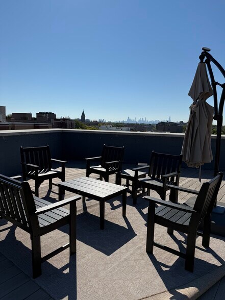 Community rooftop - 2505 W Carmen Ave