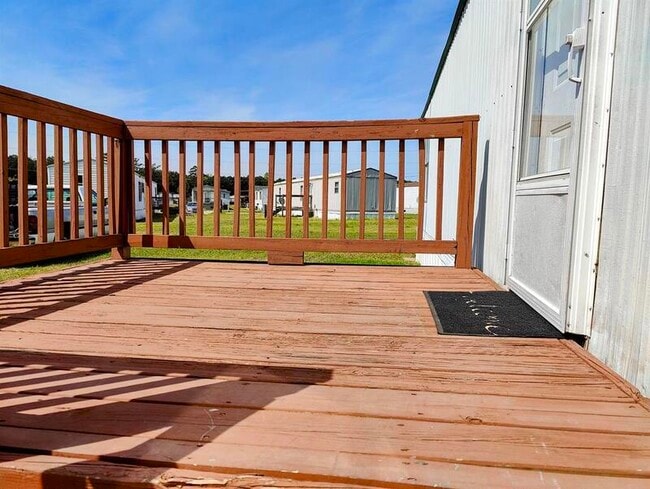 Building Photo - 212 Sunshine Dr