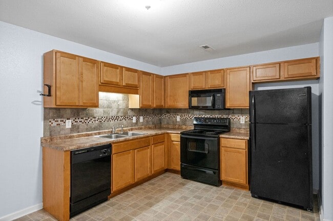 Building Photo - 504 Luxury Dr