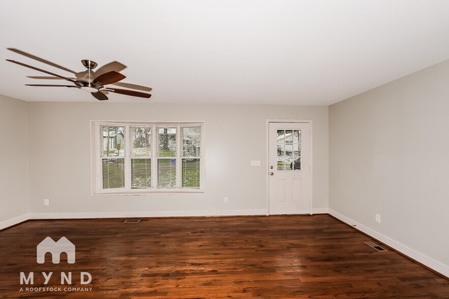 Building Photo - 5349 Cornell Dr