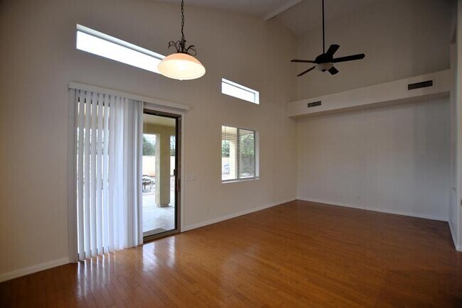Building Photo - 1646 E Hawken Pl