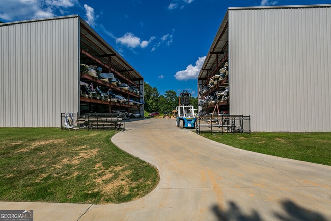 Building Photo - 1111 Surrey Ln