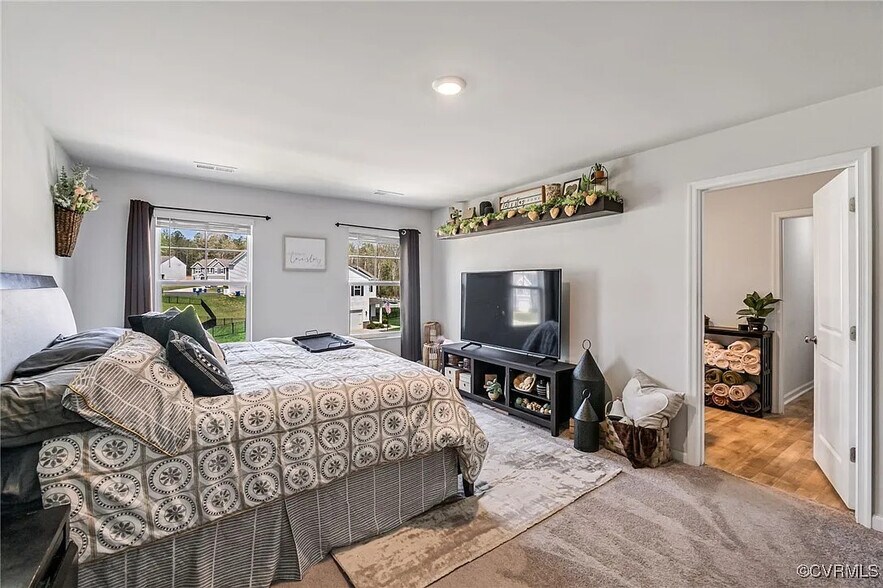 Building Photo - 7980 Uplands Dr