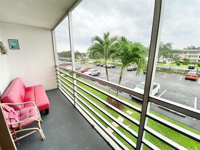 Building Photo - 149 Mansfield D