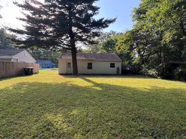 Building Photo - 1424 Cumberland Ave