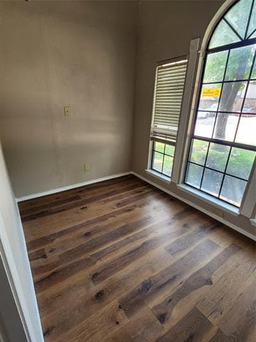 Building Photo - 100 Saddle Rock Ct