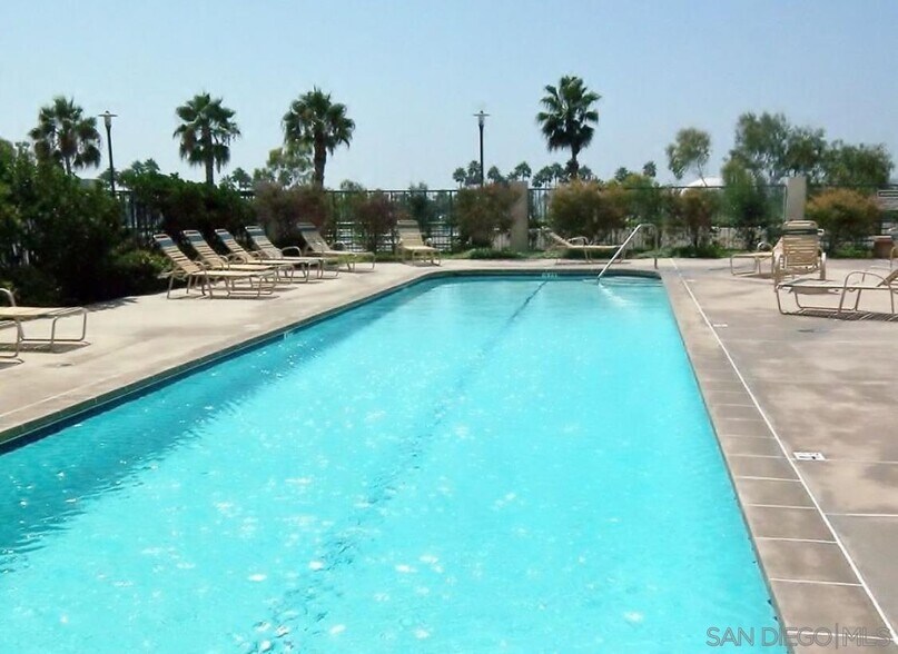 Building Photo - 525 E Seaside Way