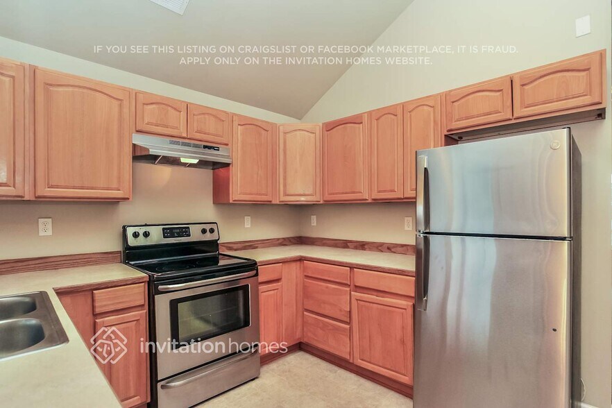 Building Photo - 1701 S 87th St