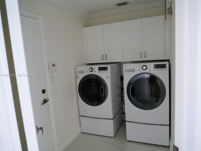 Building Photo - 15251 12th Blvd