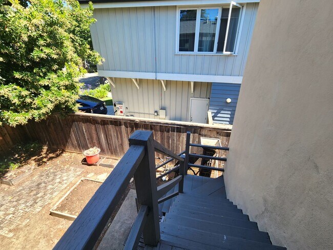 Building Photo - Luxurious Downtown Palo Alto Living - Top ...