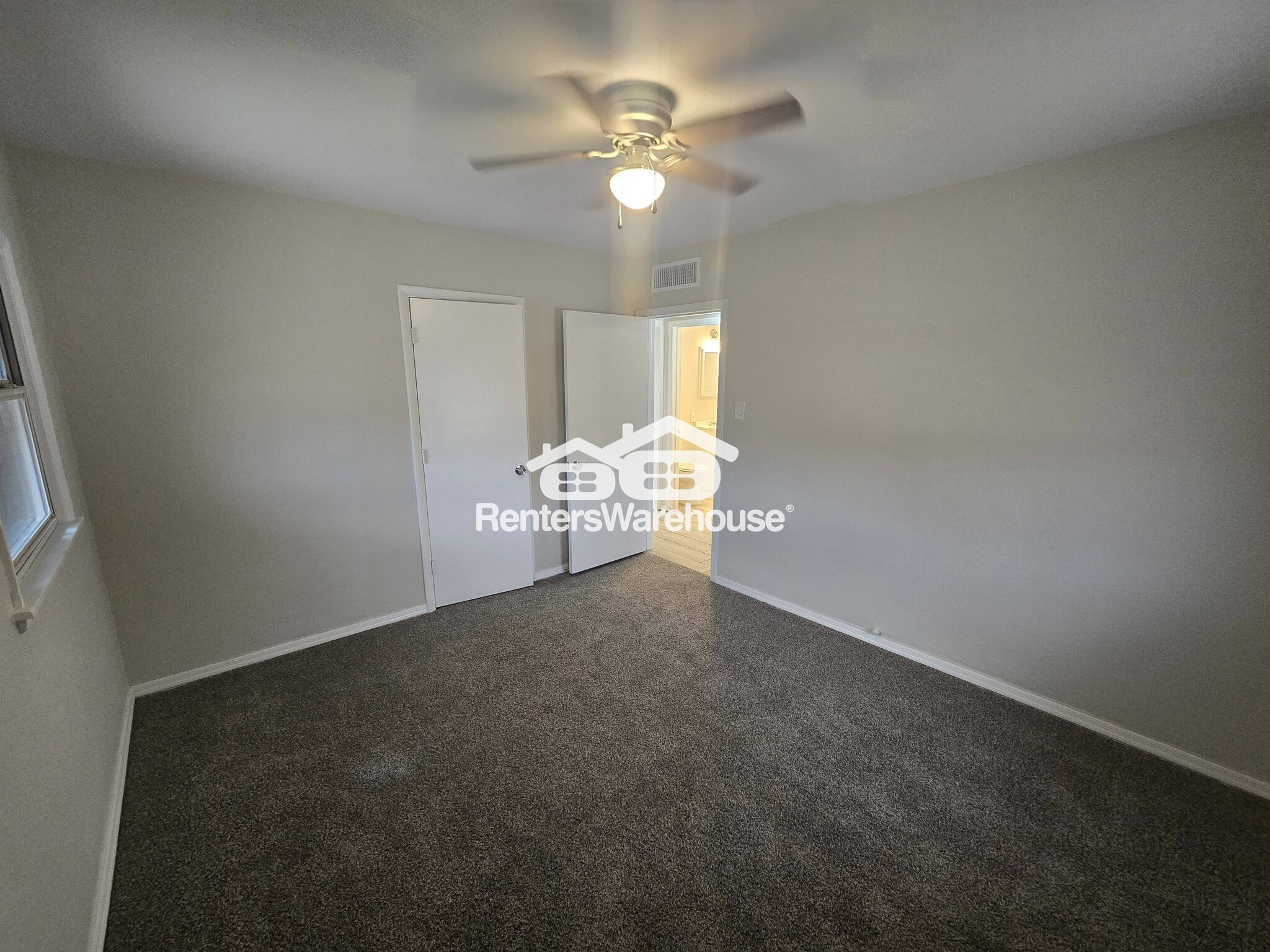 Building Photo - 1720 E Portland St