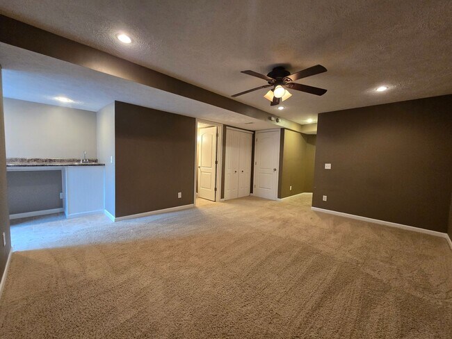 Building Photo - High End Duplex on Normal's East Side!