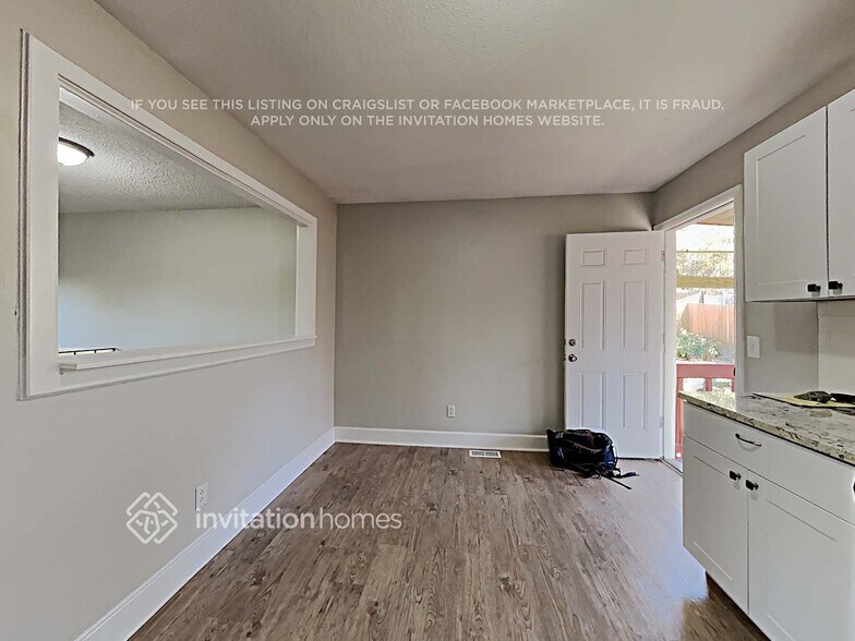 Building Photo - 9764 Columbine Ct