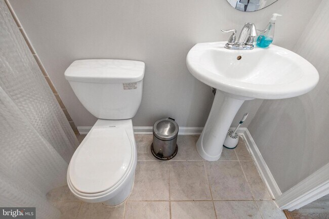 Building Photo - 115 Richard Dr SE