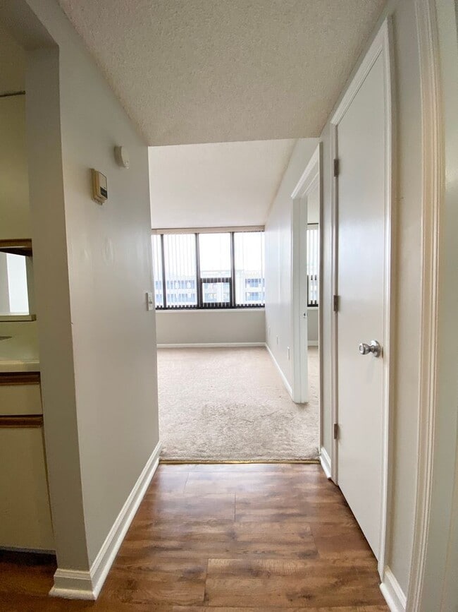 Building Photo - wh604