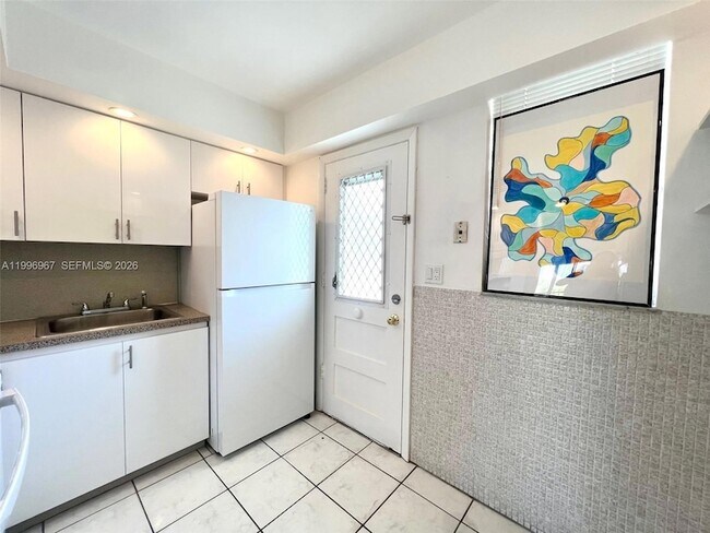 Building Photo - 3030 Marcos Dr