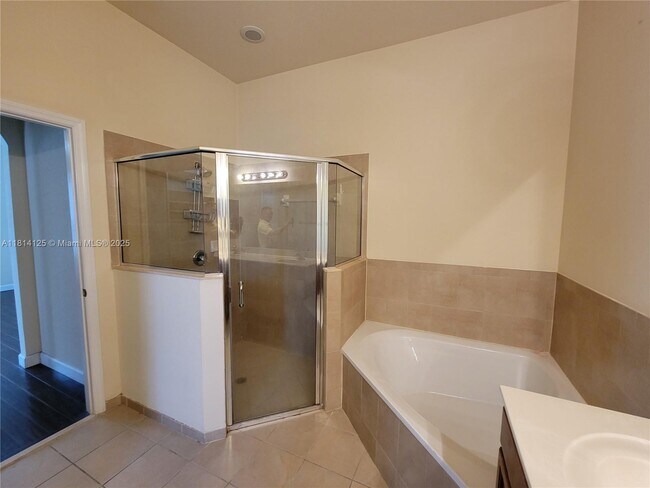 Building Photo - 9282 SW 171st Ct