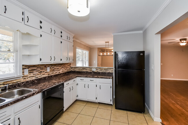Building Photo - 14 DAY VETERAN ONLY. FIRST LOOK