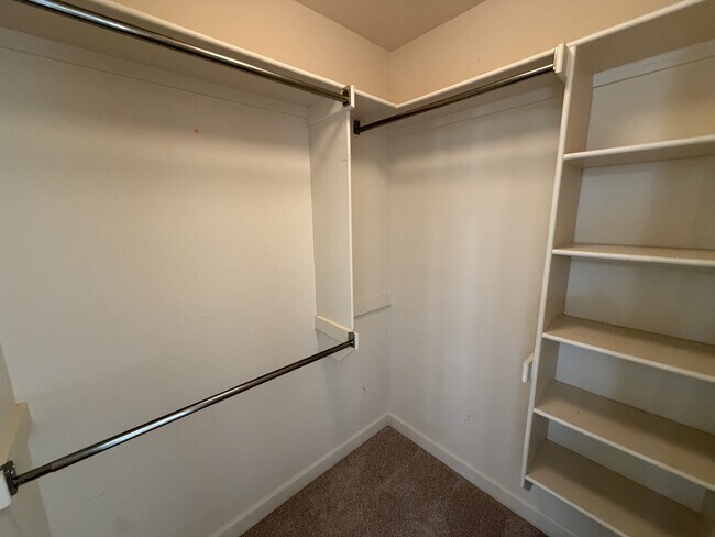 Building Photo - 1417 Puritan Dr