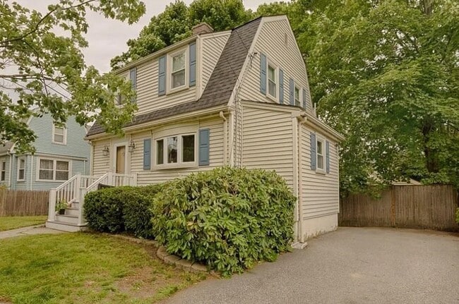 Primary Photo - 85 Arnold St