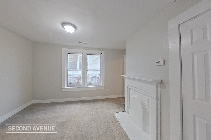 Building Photo - 1709 1st St S