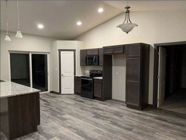 Building Photo - 3031 Hazelnut Ln, Rapid City, SD 57703