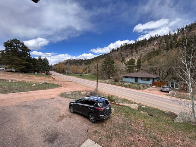 Building Photo - Ute Pass Ave (10215)