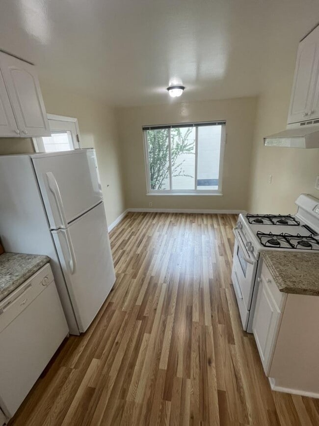 Building Photo - 265 Mastick Ave