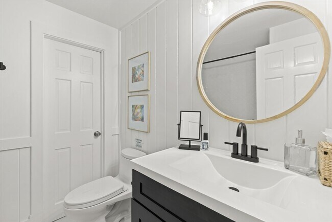 Building Photo - 65 Starboard Ln