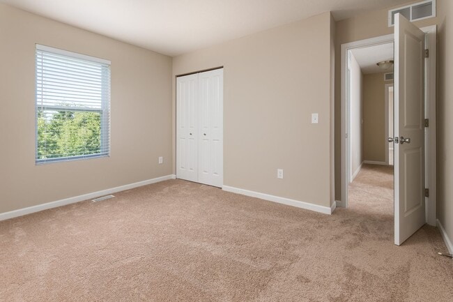 Building Photo - Outstanding Newer Home