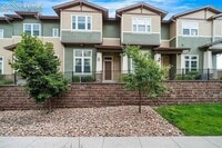 Building Photo - Beautiful 2 bedroom townhouse near Pine Creek!