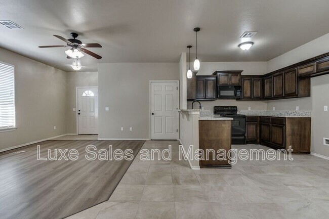 Building Photo - 1308 Garden Gate Dr