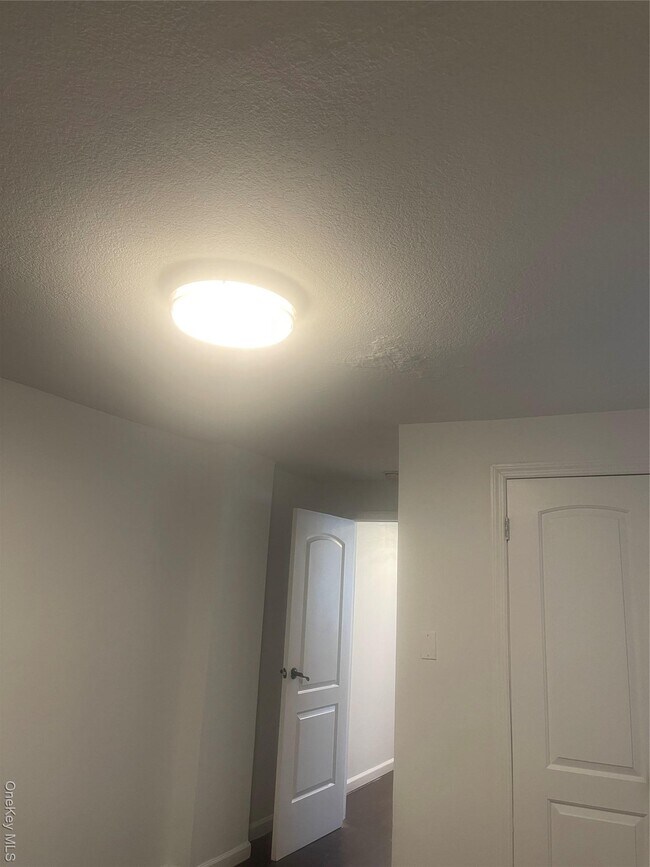 Building Photo - 44 S Bleeker St